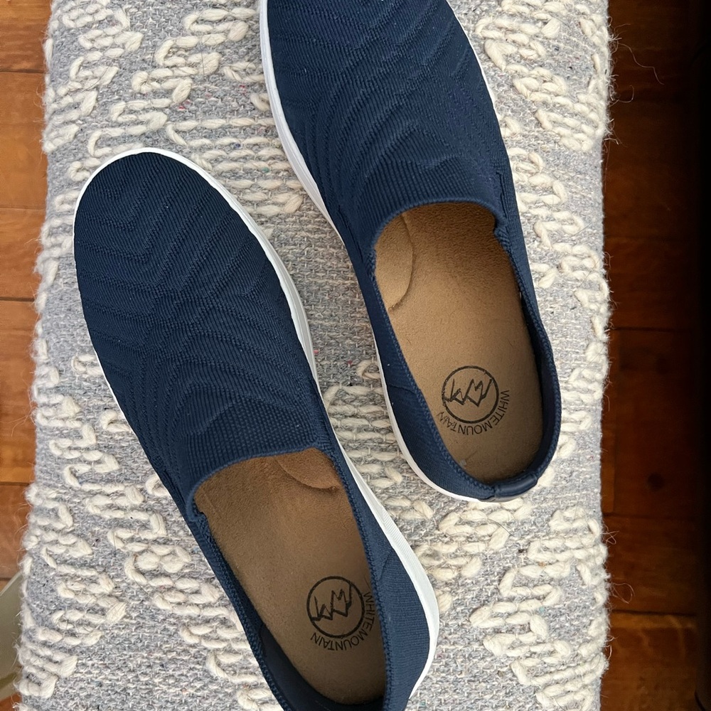 Women's Navy Slip-On White Mountain sneakers - Picture 3 of 6